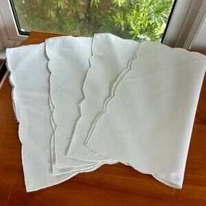 Vintage White Embroidered Cloth Napkins Set of 4 with Scalloped Edges